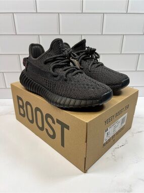 NEW Adidas Yeezy Boost 350s 350 V2 Black REFLECTIVE